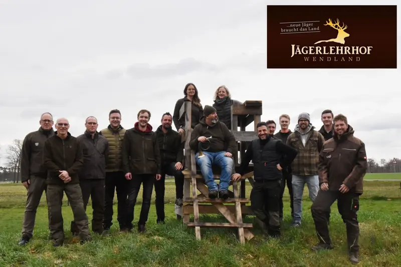 Gruppenfoto der Jagdkursgruppe März 2023 – 2-Wochen-Kompaktkurs