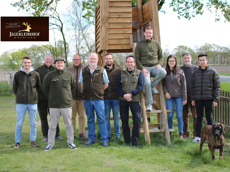 Gruppenfoto der Jagdkursgruppe 3-Wochen-Kurs Mai 2019